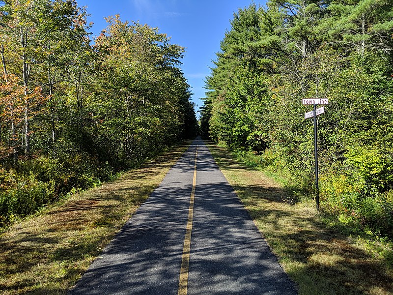 File:North Central Pathway entering Winchendon MA.jpg